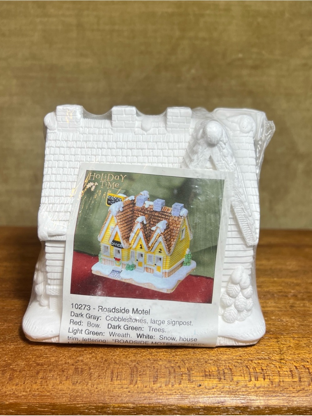 Holiday Time Creative Crafts 10273 Roadside Motel Ready To Paint Xmas Village